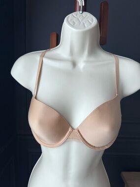 DKNY Nude Smooth T-Shirt Bra Lightly Padded Underwire 32C